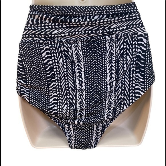 Robin Piccone swimsuit - Picture 6 of 6